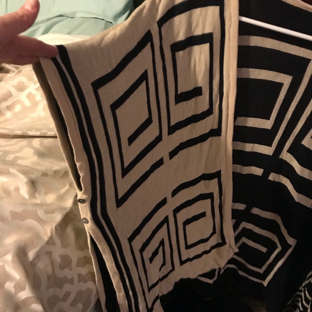 Shawl - Picture 2 of 2